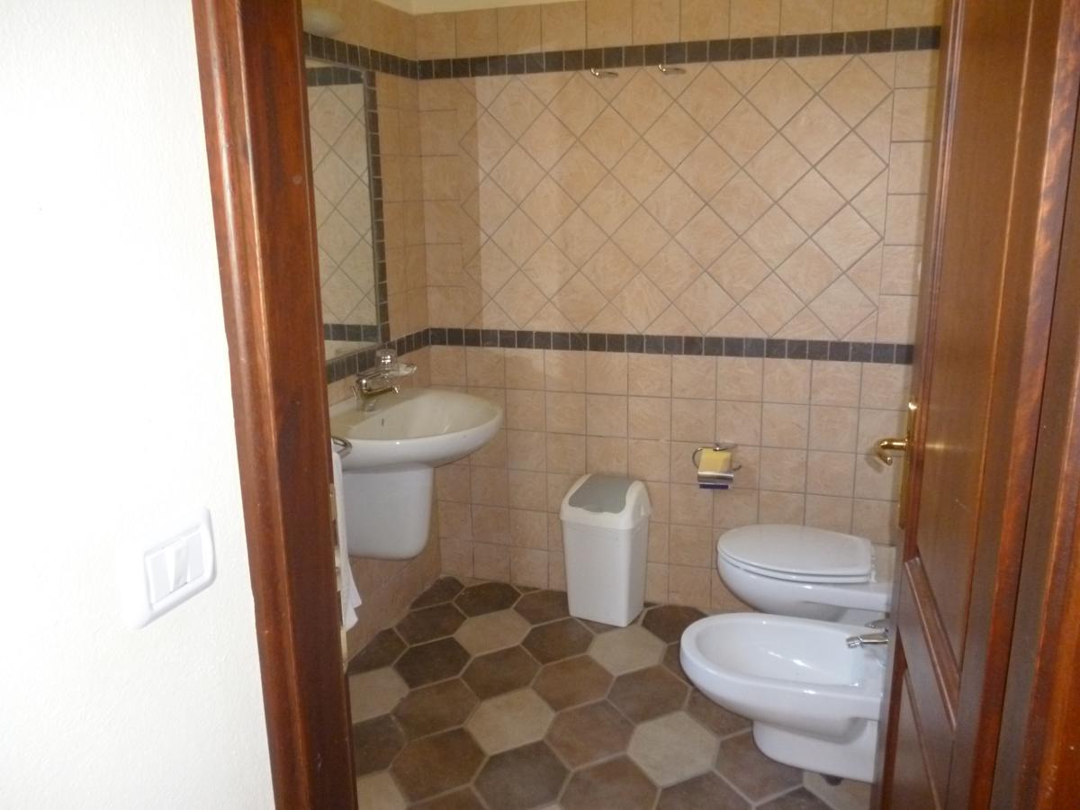 Hotel Minnia Budoni Buitenkant foto